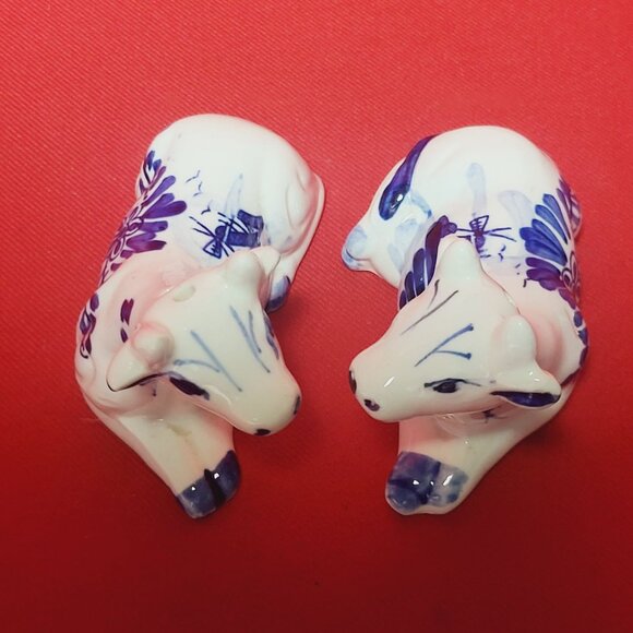 Vintage Blue and White Porcelain Cow Salt Pepper Shaker - Picture 5 of 10